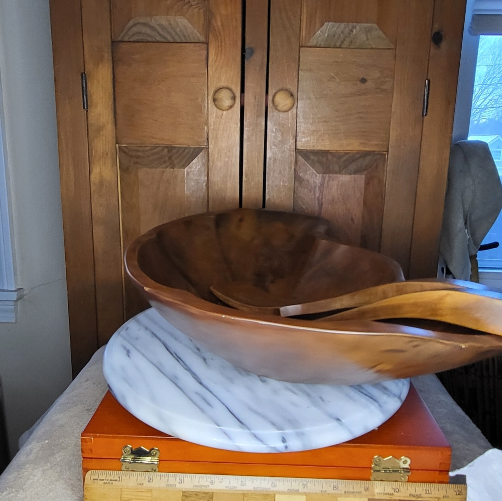 Elegant Wooden Bowl Set - Picture 10 of 17